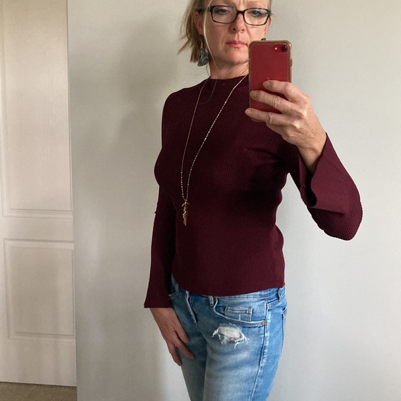 Wine Color Flare Sleeve Ribbed Knit Top - Picture 6 of 11